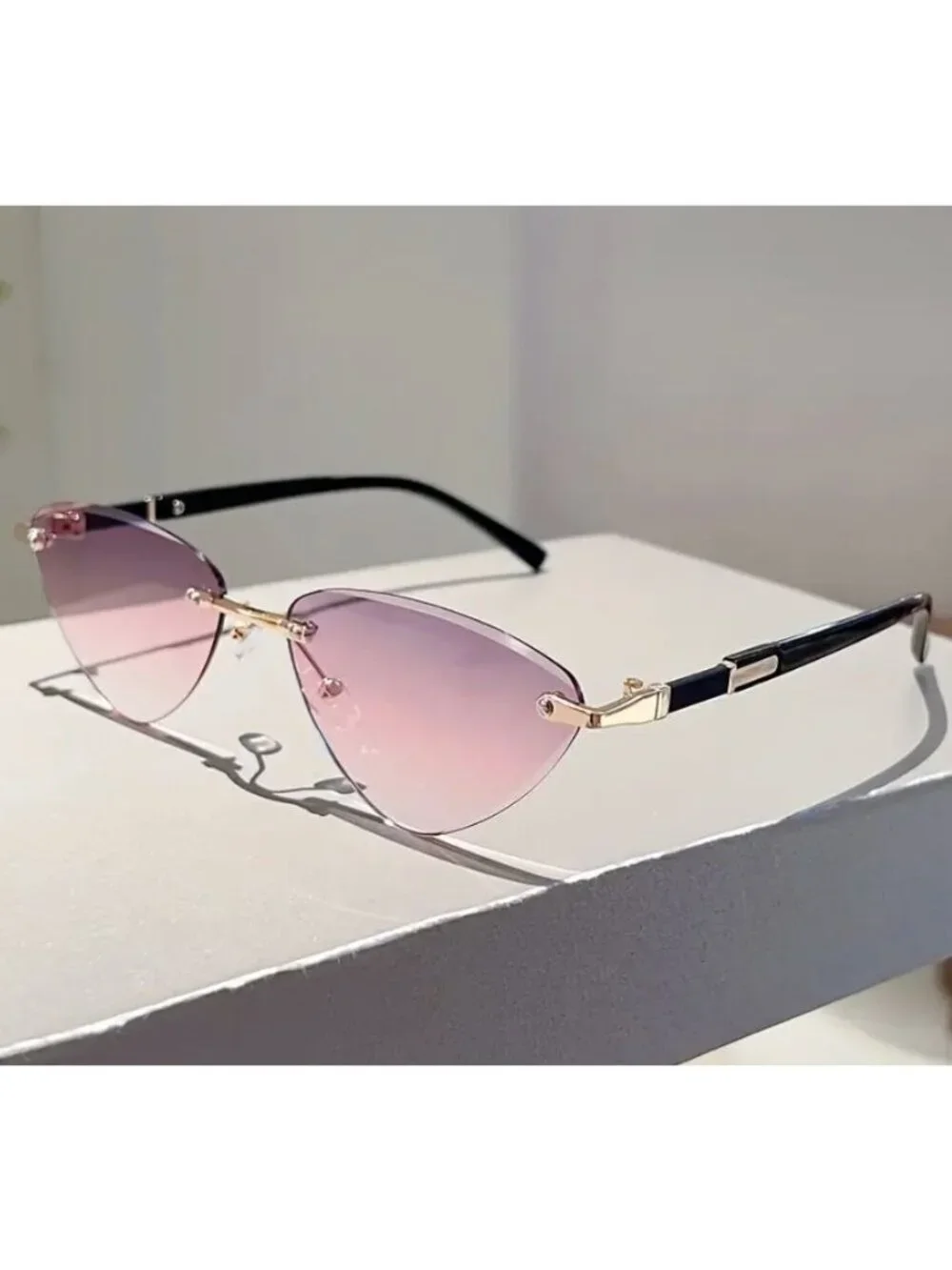 Cat Eye Retro Triangle Gradient Purple to Pink Lens Sunglasses Gold & Black Arm